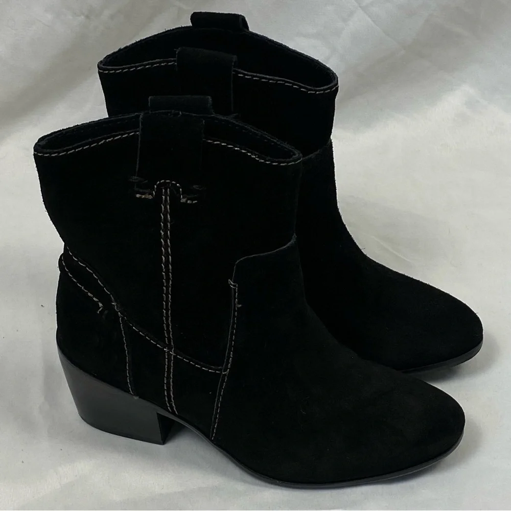 Vince Camuto VC-Maves Black Suede Ankle Boots 5.5 M